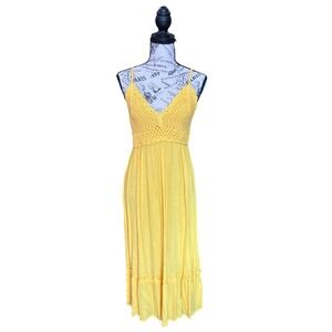 Blush Yellow Crochet Bodice Smocked Back‎ Tiered Ruffle Maxi Dress Womens Medium